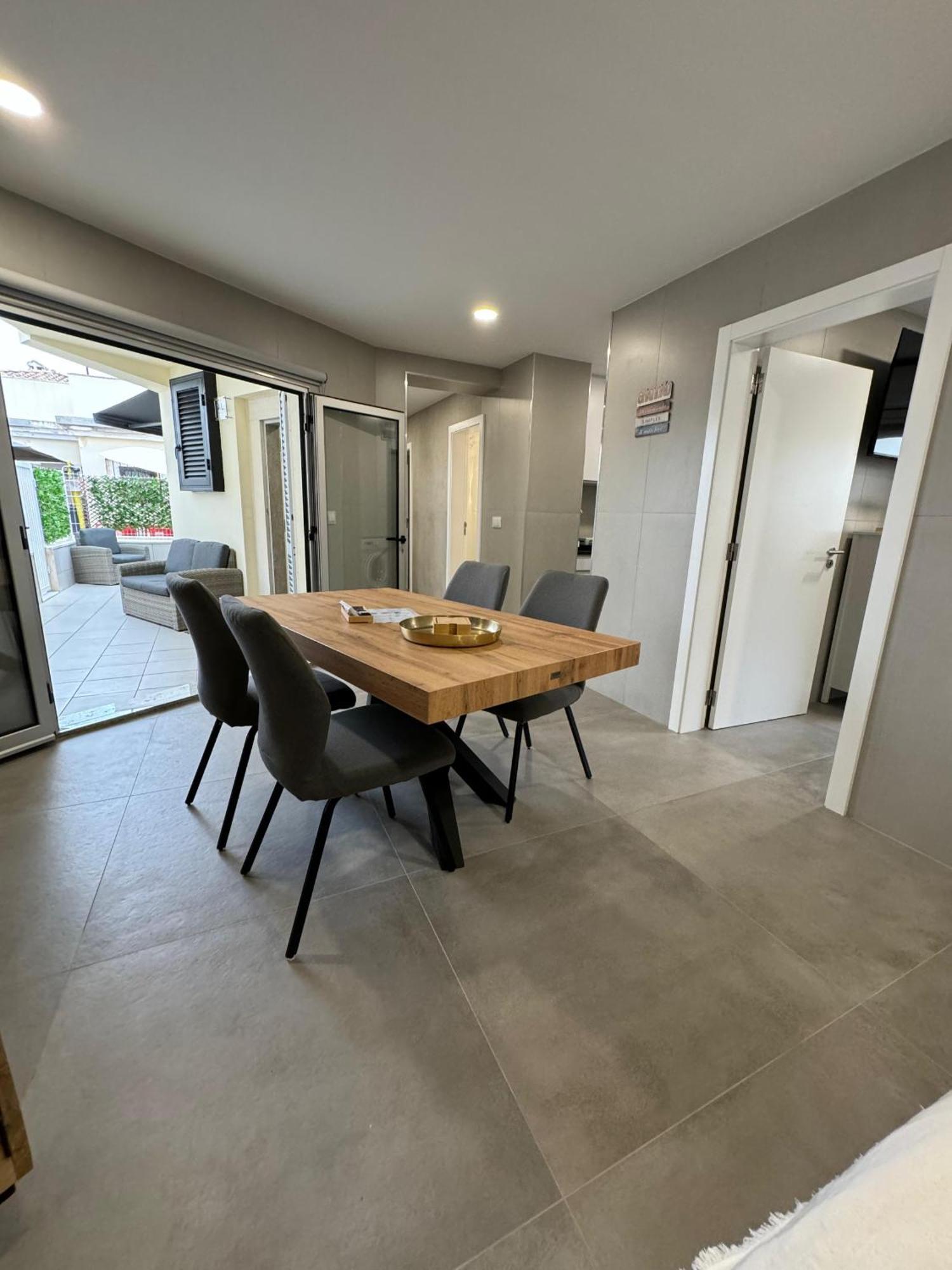 Marina Gemeos - Center By Hd Apartment